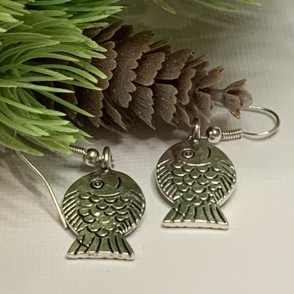 Fish Earring, Fishing Jewelry, Silly Animal Earring, Gift Idea, Novelty Earring - Picture 6 of 8